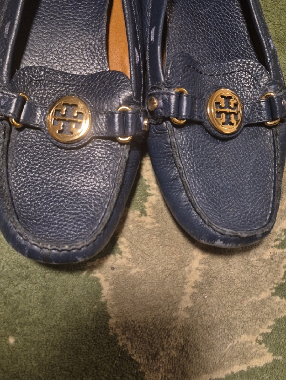 Tory Burch Navy Leather Loafers with Gold Logo - Picture 4 of 9